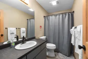 Condo immaculé à deux pas des pistes de ski et des sentiers de randonnée !! - Image 2