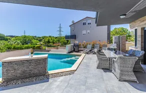 Beautiful Home In Pula - Image 5