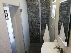 Modern Apartment near Split & Trogir - Image 4
