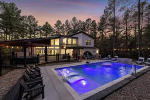 Heated Pool + Pickleball + Mini Golf | Sleeps 20 - Image 5