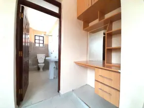 Cosy 2 Bedroom Apartment Master Ensuite! 5 Minutes from Town Center - Image 2