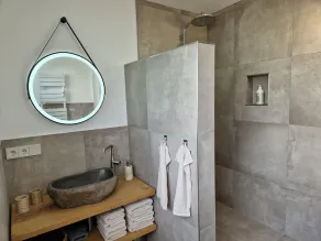 Sonnenhang im Boho-Stil mit Balkon, 500m zum See, 2 Schlafzimmer - Image 4
