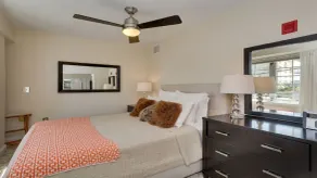 Amplio, elegante, 1 hab. Dreamy Escape en Ocean Drive - Image 5