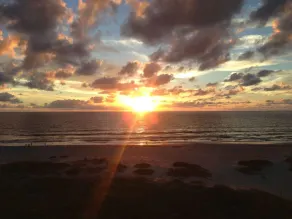 BEAUTIFUL DIRECT OCEANFRONT VIEW NOW RENTING FALL-SPRING WATCH ROCKET LAUNCHES! - Image 4