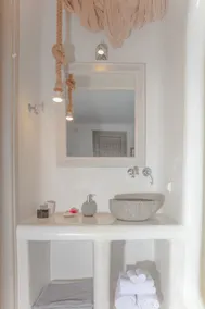 Holiday Home 'Amalthia Suite Private Pool' with Sea View, Wi-Fi and Air Conditioning - Image 3