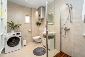 Villa Zara with 32 sqm heated Pool, Jacuzzi, Billiard, Tennis table, 8pax - Image 4