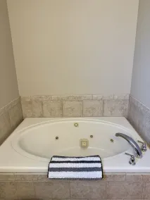 Lower Level Condo B-3 - Image 5