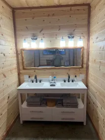 Riverfront Cabin w/Hot Tub. 30 Miles N of Broken Bow Lake. New High speed Wifi - Image 5