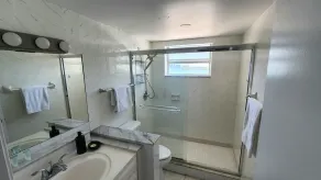 Appartement en bord de baie avec une vue magnifique. - Image 2
