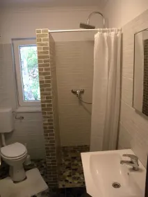 Holiday apartment with pool and air conditioning - Image 4