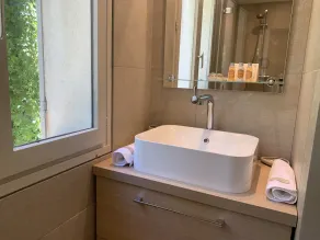 Luxury villa in the city center; 5-star in a quiet location - Image 2