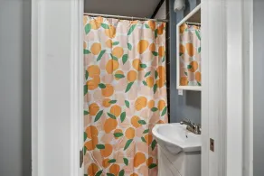 Stylish 5BRs Next to Expo Center & Near Stadium,2 Free parking - Image 2