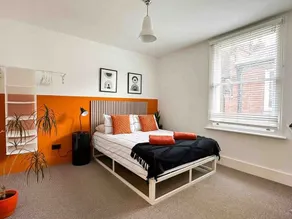 Love Lane - Cosy & Modern City Centre Guest Suite - Image 5