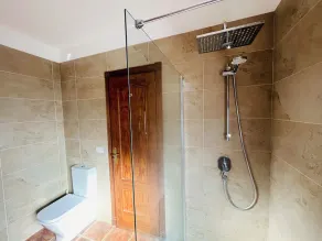 Spacious Villa in Quiet Location Close to Resorts - Image 3