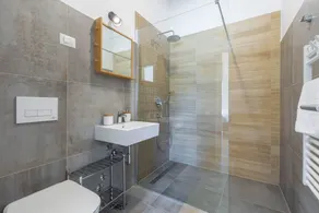 Luxury brand new villa with pool - Image 2