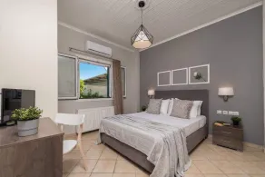 Madini Luxury villa with private Heated pool - Image 4