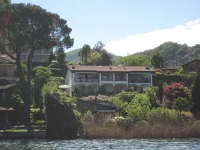 Modern, comfortable loft apartment, right on the lake and Monte Caslano. - Image 5
