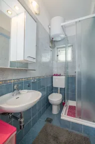 Apartments Tolj (37031-A2) - Igrane - Image 2