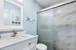 Beachfront Retreat. 3 steps to walkover! Bathrooms Remodeled! - Image 4