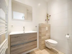 Rustic apartment in old Dutch farmhouse - Image 2
