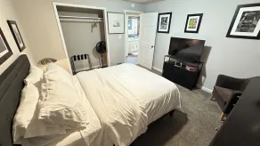 Wonderful Artistic Retreat, close to everything. - Image 3
