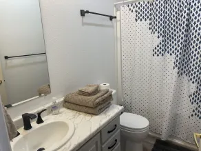 4 bedroom home with Mt Hood and Adam Views - Image 3