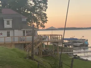 Finger Lakes Spectacular Cayuga Water Front Private & Super Clean! Best Location - Image 3