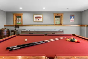 Beautiful Log Cabin! Hot-Tub, Bonfire & Private Yet 4 Mins to Downtown! - Image 4