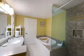 Seaside Suites - Image 3