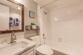 Pet-friendly condo a short walk from private beach & fishing dock on bay - Image 5