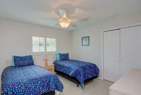 3 Bedroom, Huge Pool, Hot Tub, Screened in Lanai in the coveted 500 block - Image 4