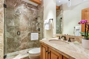 Deluxe 2 Bedroom Apartments at Resort with Outdoor Pool & Hot Tub - Image 3