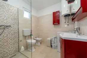 Ema's Olive Garden Apt 2 -private parking, 10 min drive from sandy beach - Image 2