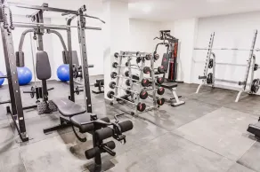 Entire 1 bedroom apartment - Image 5