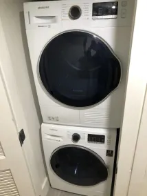 Digital Nomad; Duplex, Washer & Dryer in Unit; MTR - Image 2
