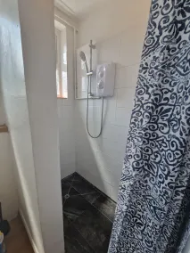 20 - Hideaway Studio Apartment - Image 3