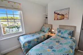 Cottage in old Fisherman's Village, No Deposit - Image 4