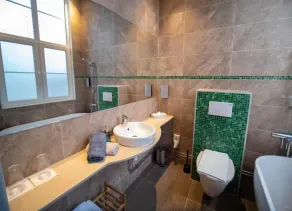 Deus Hotel - Image 4