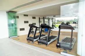 Amazing Beachfront 2 Bedroom Luxury Apartment - Image 3