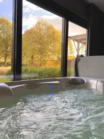 Loft – 15 people – 7 bedrooms – 6 bathrooms – Jacuzzi, Pool Table, Swimming Pool - Image 3
