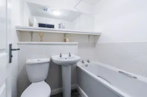Contractor*Leisure*Comfy King Bed*Free Parking - Image 3