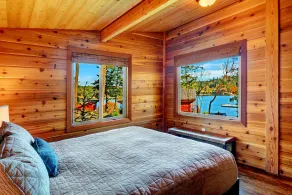 Snug Harbor Resort und Marina - Zwei Schlafzimmer Wasserblick Hütte, Kingsize-Betten - Image 4