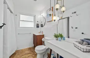 Spacious Escape 4BR - Guesthouse, Hot Tub + Games - Image 4