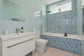 Beautiful holiday home with hot tub, just a walk away from Talland beach... - Image 2