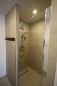 Tidligere renoveret smedje med swimmingpool, aircondition og luksus-tjenester - Image 3