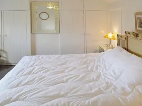 2 bedroom accommodation in Charmouth - Image 4