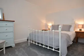 Coastal cottage - sea views on coast path, amazing local beaches, The Lizard - Image 2