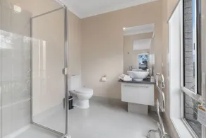 A comfortable and spacious 3 bedroom, pet-friendly home - Image 4