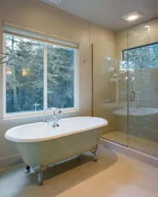 Luxe Waterfront, Private Beach, Golfing, Hiking, Spacious Living, Close to Town - Image 5