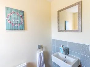 Stylish modern two bedroom home in Shrewsbury - Pass the Keys - Image 3